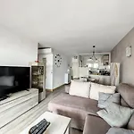 Apartment Oasis 9 *